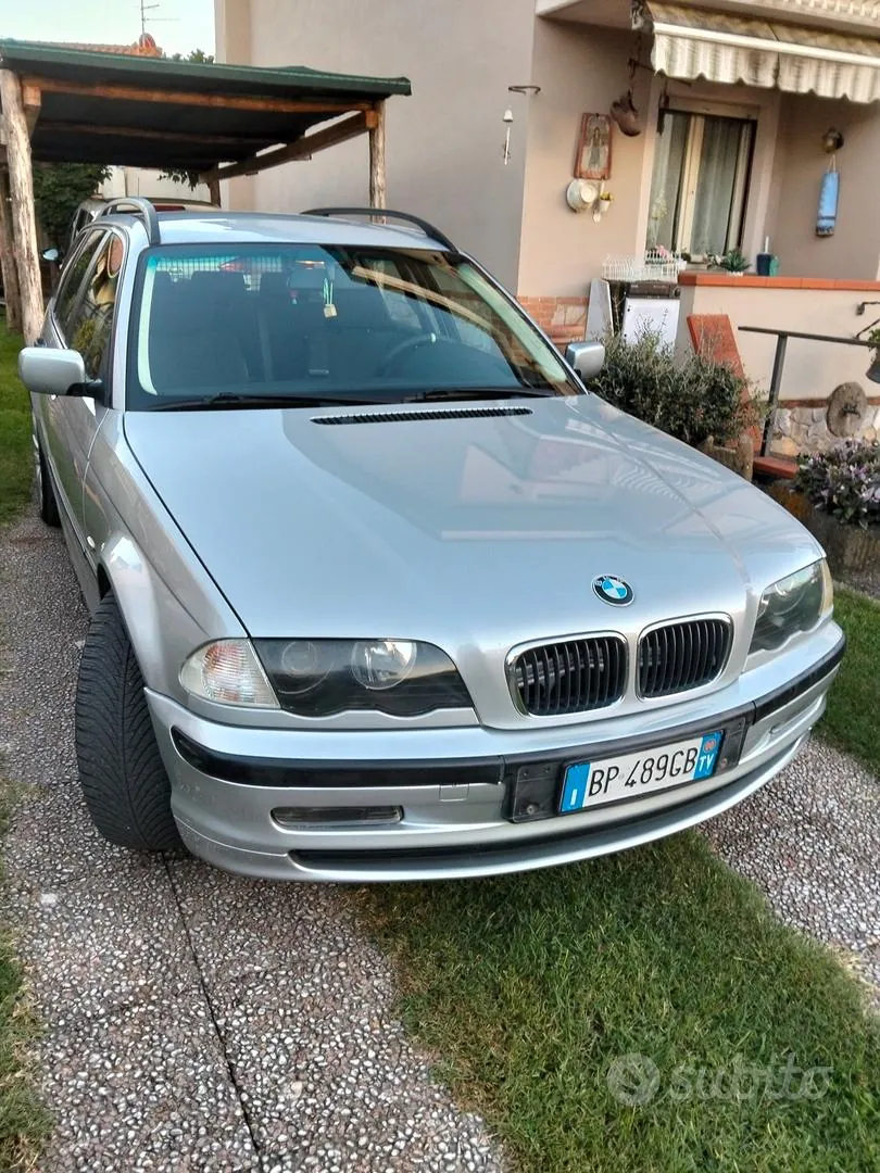 BMW 318I