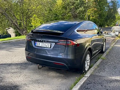 Tesla Model X 2017 photo 2