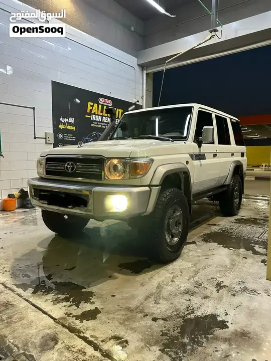 Toyota Land Cruiser 70
