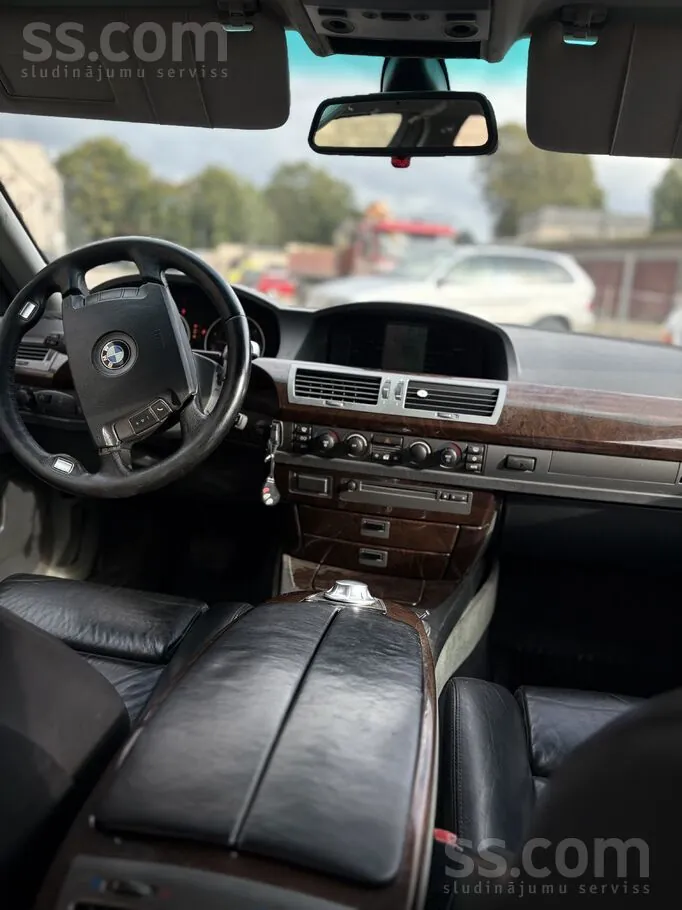 BMW 730 2003 photo 4