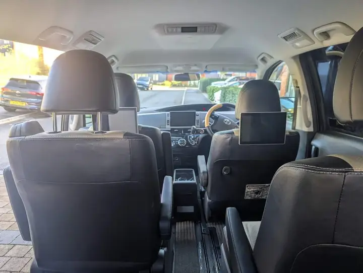 Toyota Estima 2014 photo 5