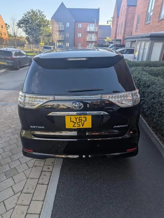 Toyota Estima 2014 photo 3