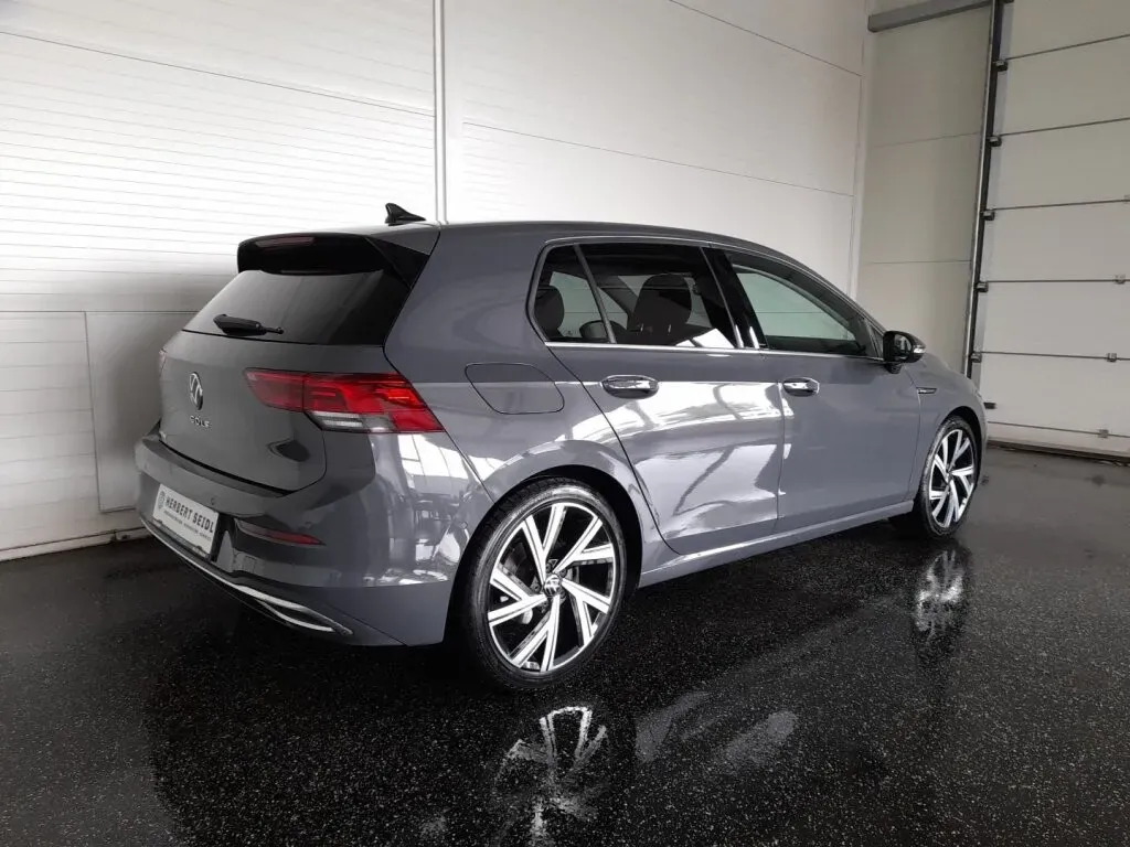 Volkswagen Golf 2023 photo 2