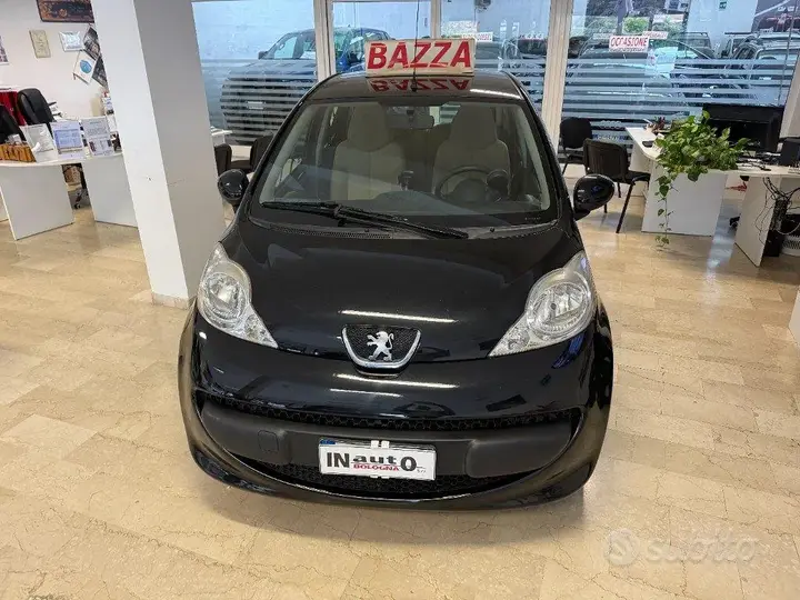 Peugeot 107 2008 photo 4
