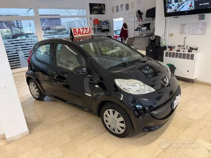 Peugeot 107 2008 photo 3