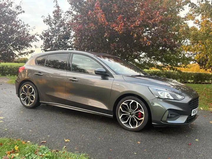 Ford Focus 2018 photo 2
