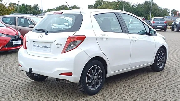 Toyota Yaris 2011 photo 5