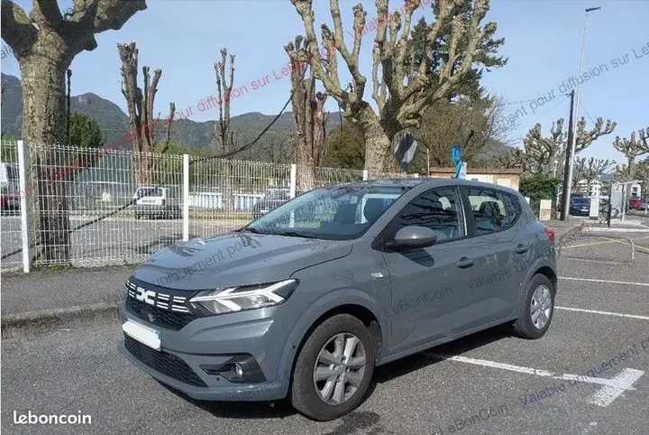 Dacia Sandero 2009 photo 2