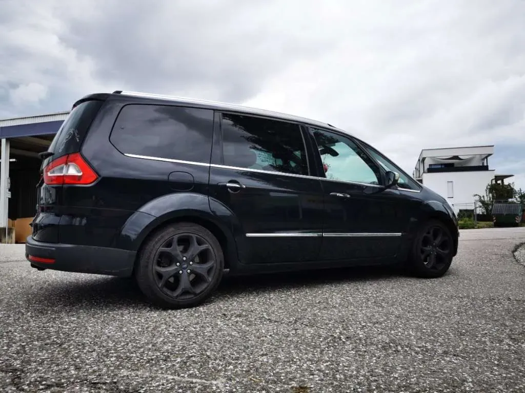Ford Galaxy 2013 photo 2