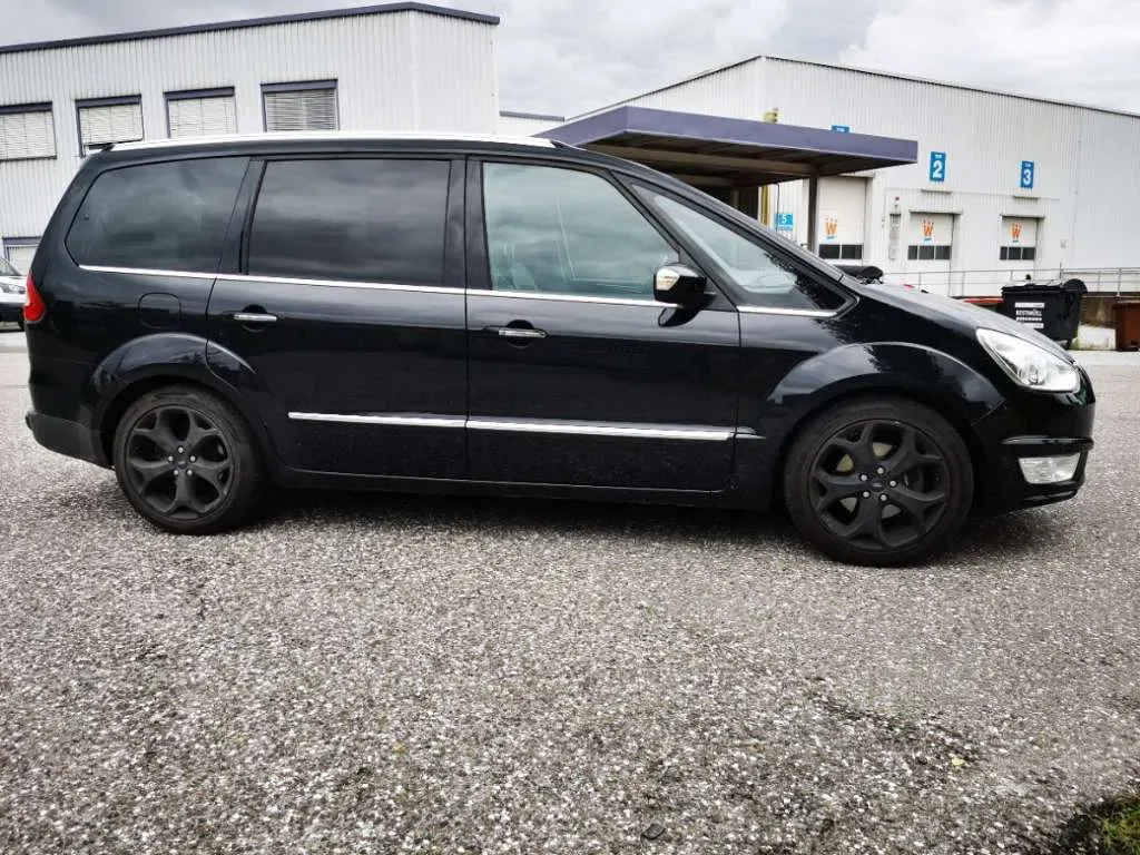 Ford Galaxy 2013 photo 3