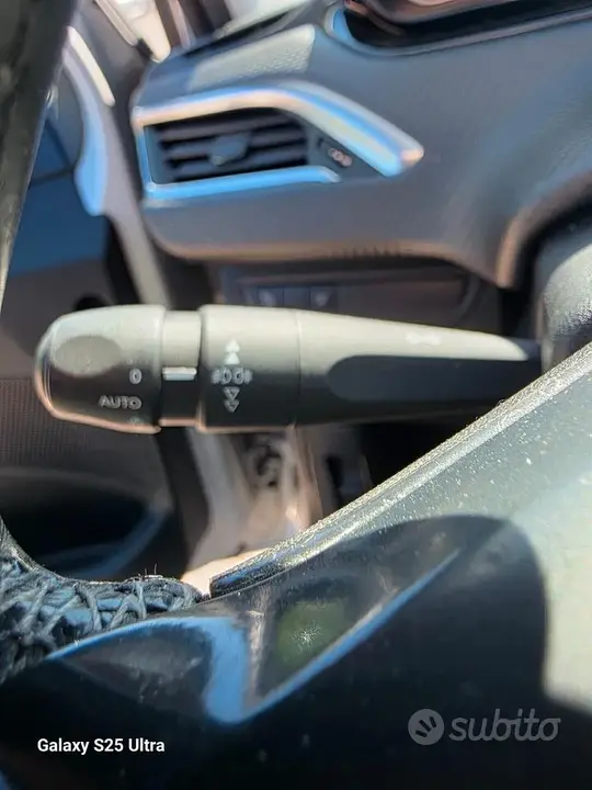 Peugeot 208 2018 photo 4