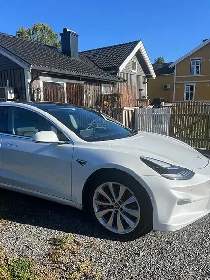 Tesla Model 3 2020 photo 3