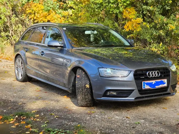 Audi A4 2012 photo 3