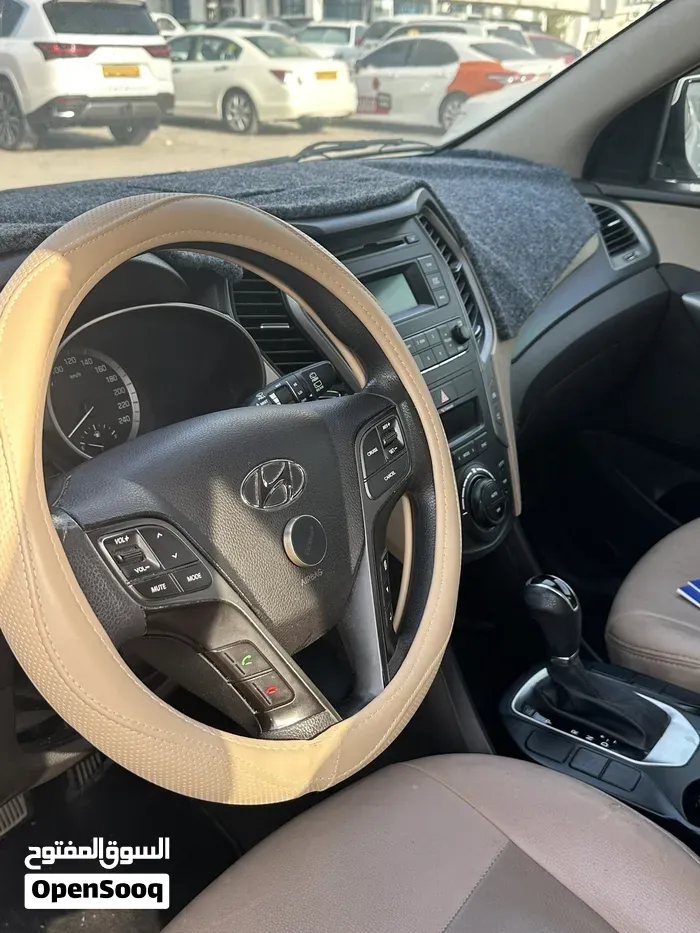 Hyundai Grand Santa Fe 2018 photo 3