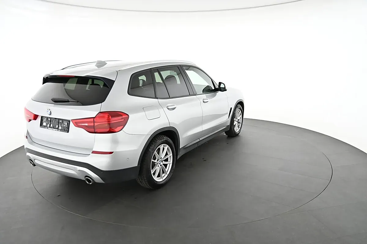 BMW X3 2018 photo 2