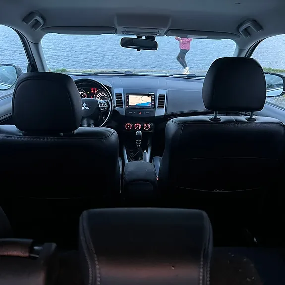 Mitsubishi Outlander 2012 photo 5