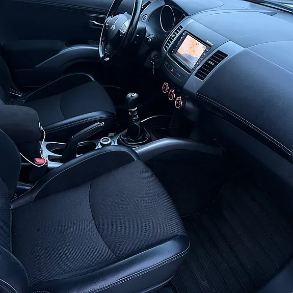 Mitsubishi Outlander 2012 photo 3