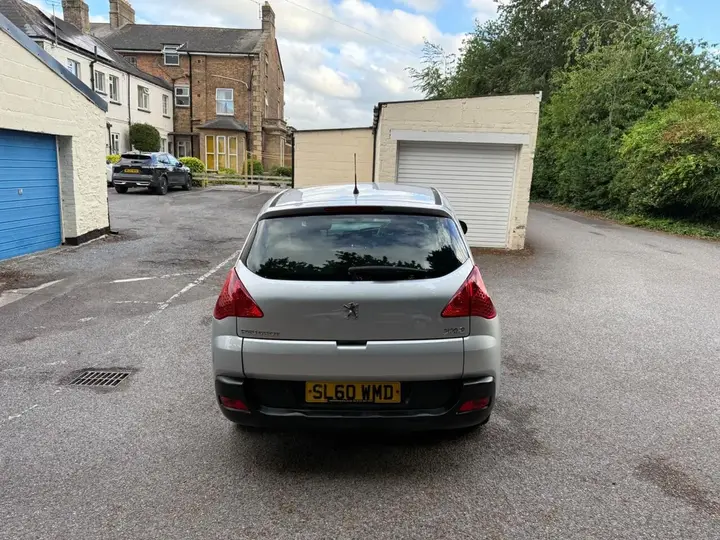 Peugeot 3008 2010 photo 5