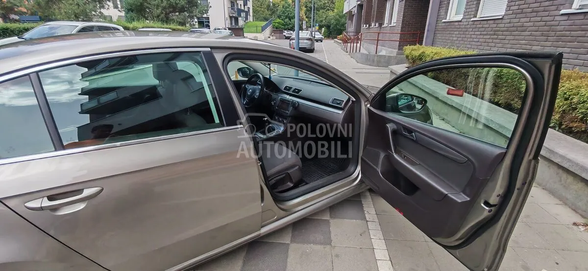 Volkswagen Passat 2012 photo 5