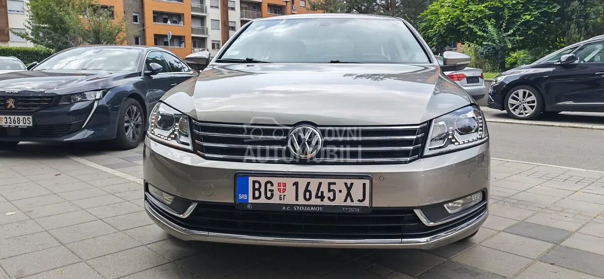 Volkswagen Passat 2012 photo 2