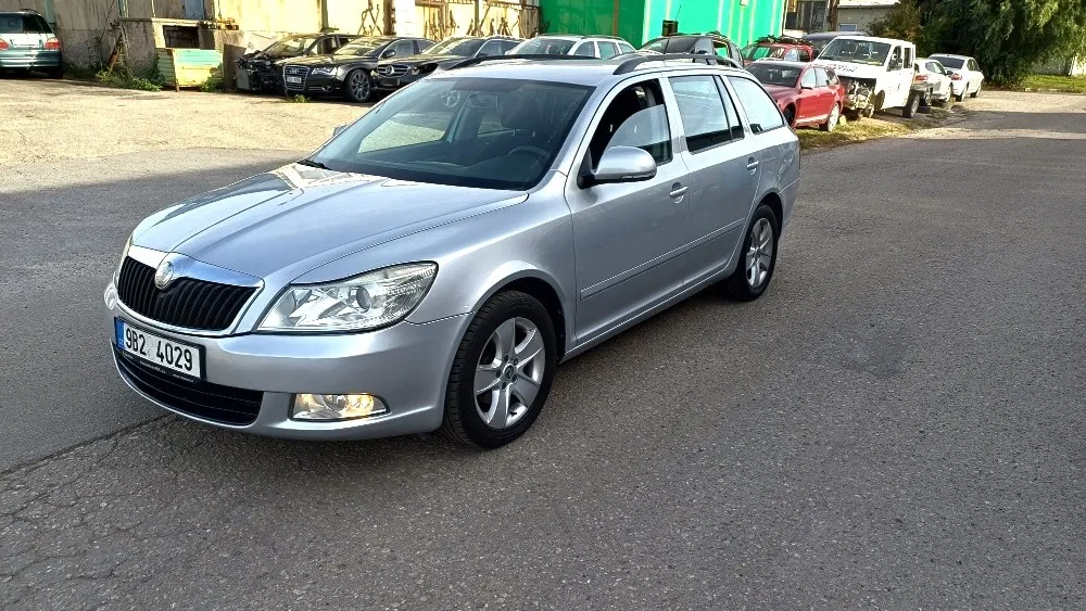 Skoda Octavia 2010 photo 2