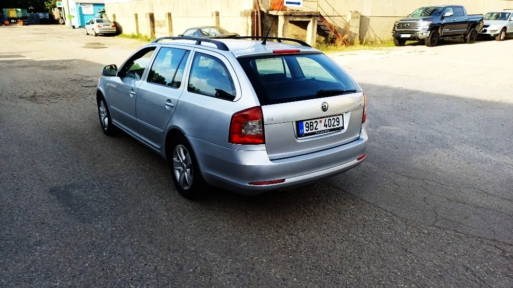 Skoda Octavia 2010 photo 3