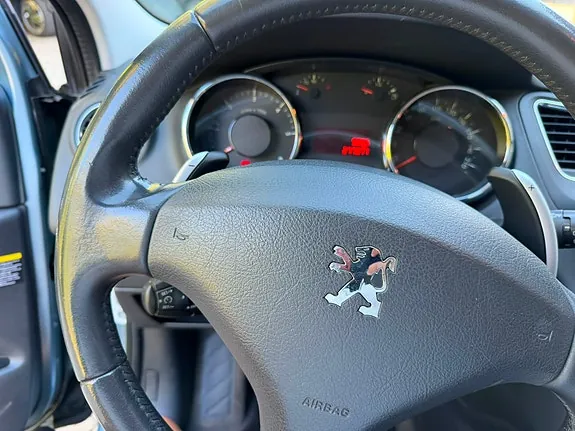 Peugeot 5008 2011 photo 5