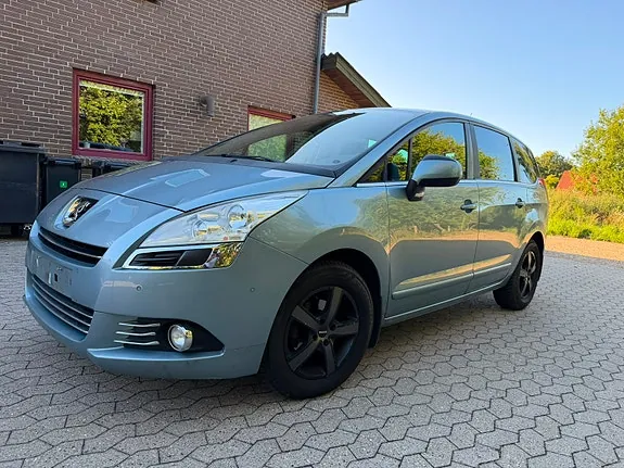 Peugeot 5008 2011 photo 2