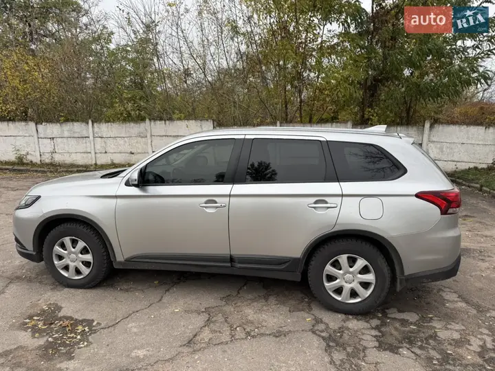 Mitsubishi Outlander 2020 photo 4
