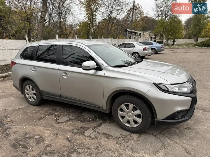 Mitsubishi Outlander 2020 photo 5