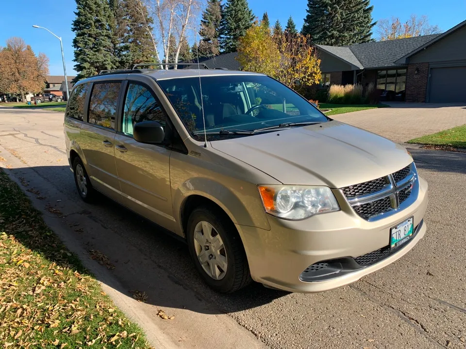 Dodge Grand Caravan 2012 photo 2