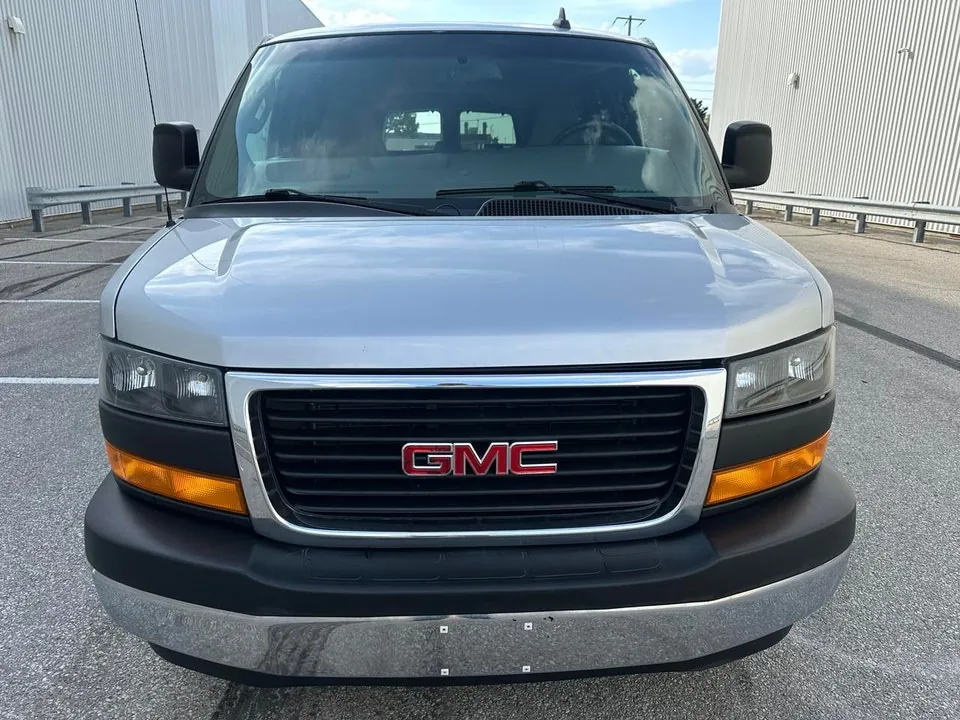 GMC Savana 2018 photo 4