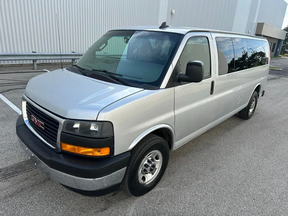 GMC Savana 2018 photo 5