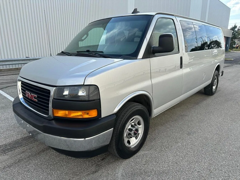 GMC Savana 2018 photo 3