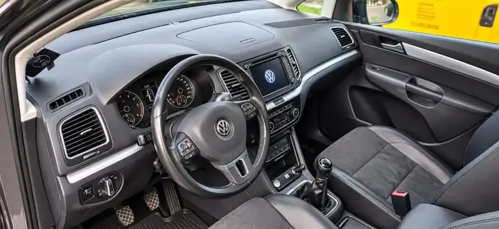 Volkswagen Sharan 2012 photo 3