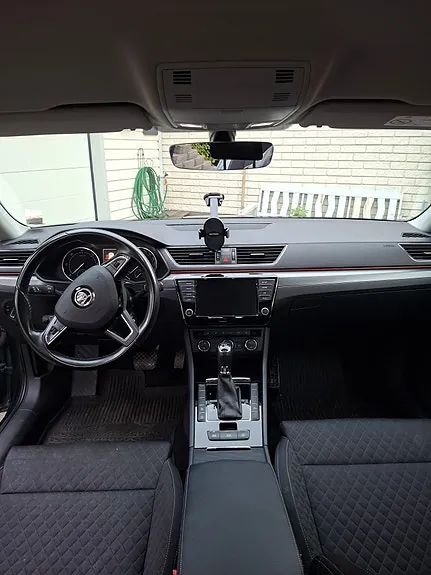 Skoda Superb 2017 photo 5