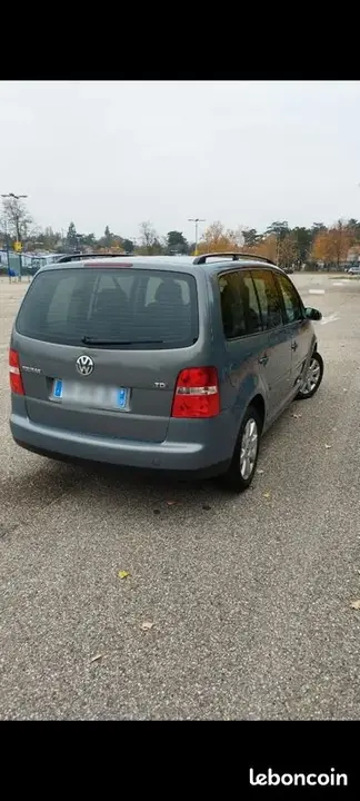 Volkswagen Touran 2004 photo 2