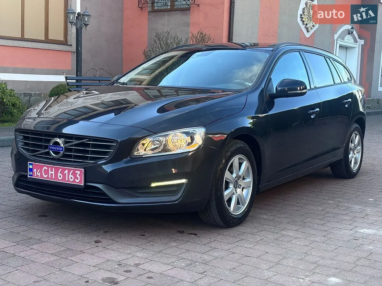 Volvo V60 2015 photo 2