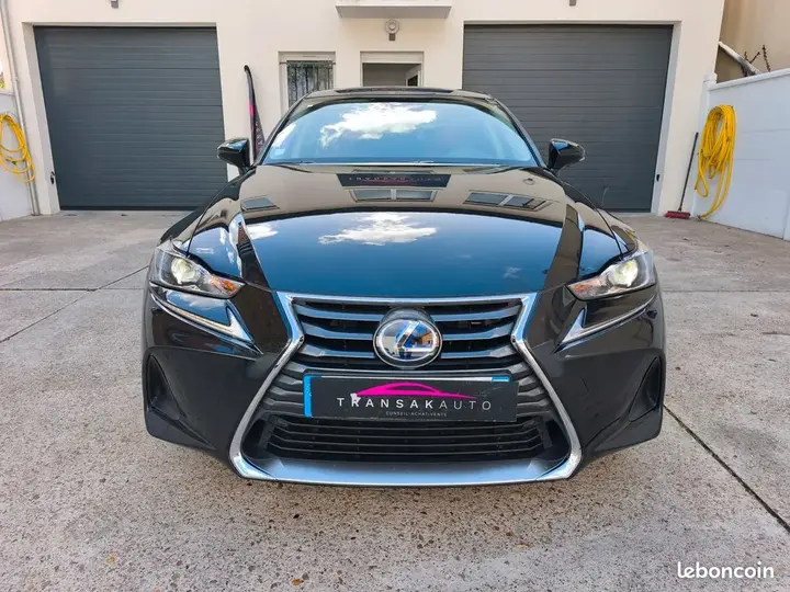 Lexus Is 2019 photo 2