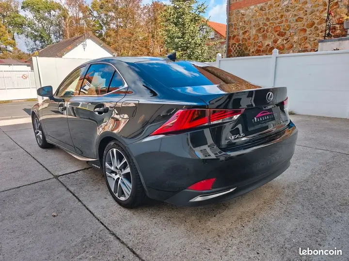 Lexus Is 2019 photo 4
