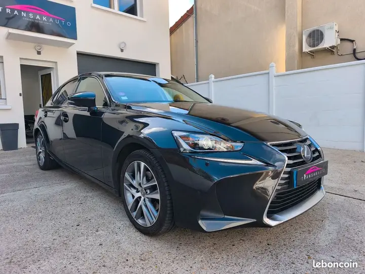 Lexus Is 2019 photo 3