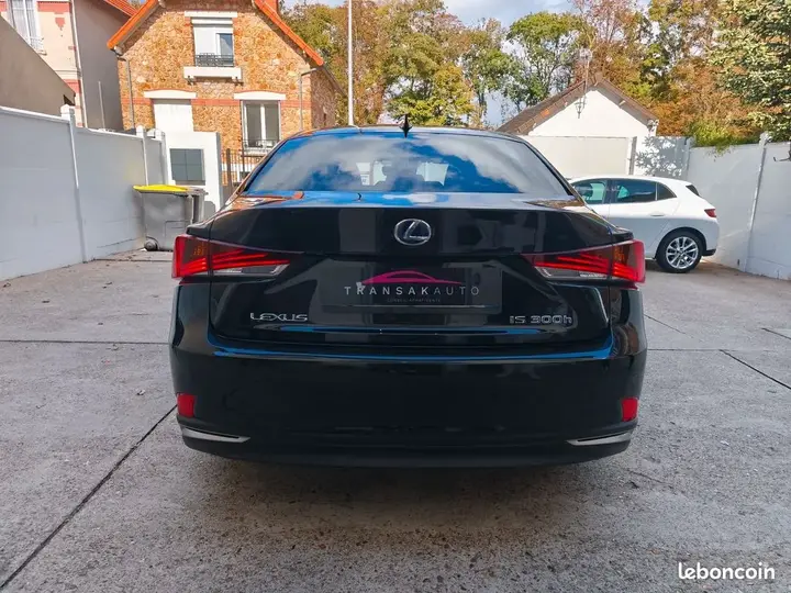 Lexus Is 2019 photo 5