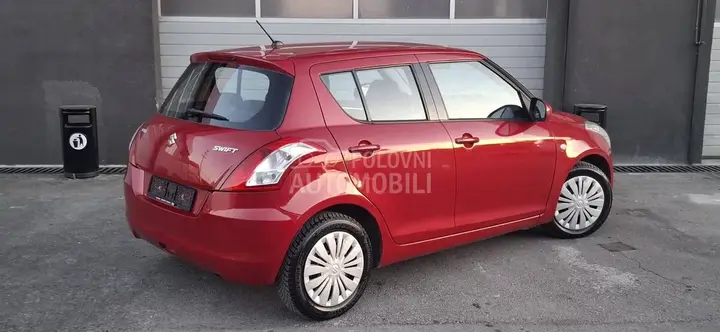 Suzuki Swift 2013 photo 3