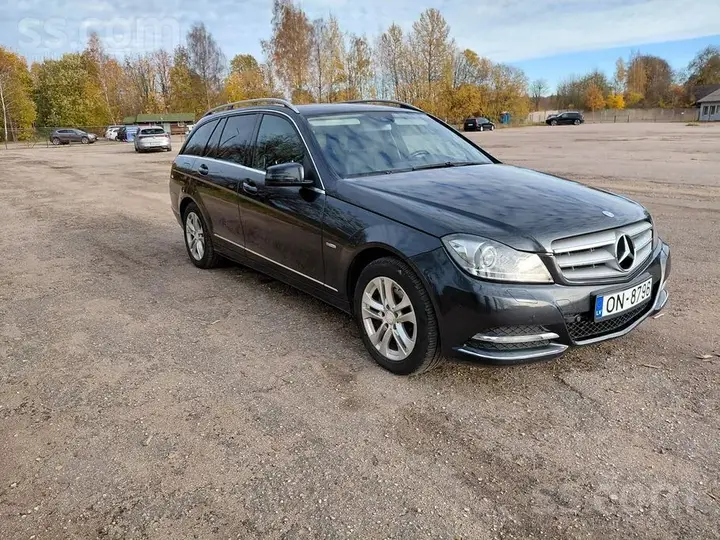 Mercedes-Benz C180 2011 photo 3