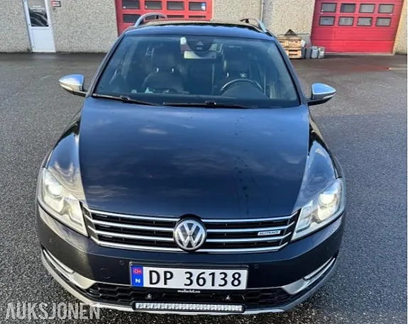 Volkswagen Passat 2014 photo 2