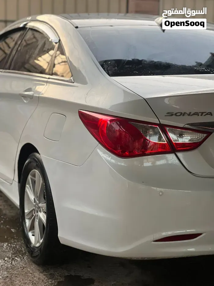 Hyundai Sonata 2012 photo 2