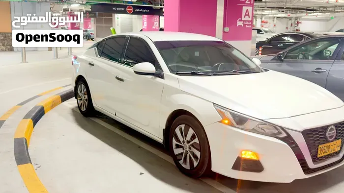 Nissan Altima 2020 photo 2
