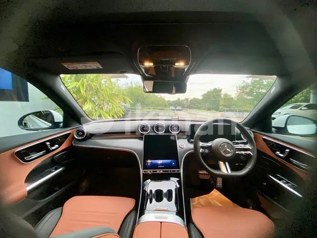 Mercedes-Benz C200 2025 photo 3