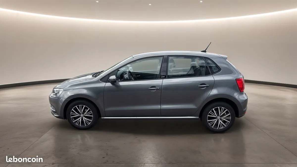 Volkswagen Polo 2016 photo 2