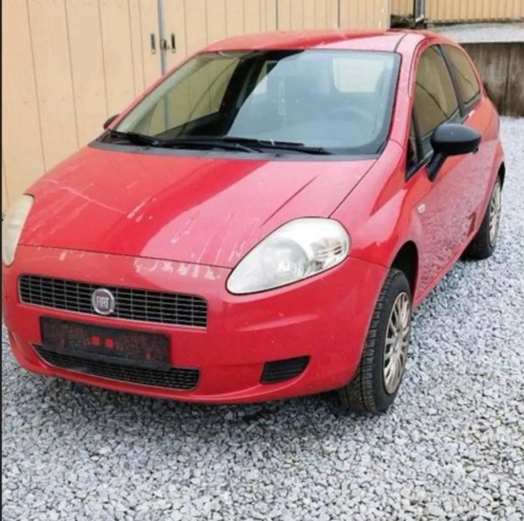 Fiat Grande Punto 2009 photo 3